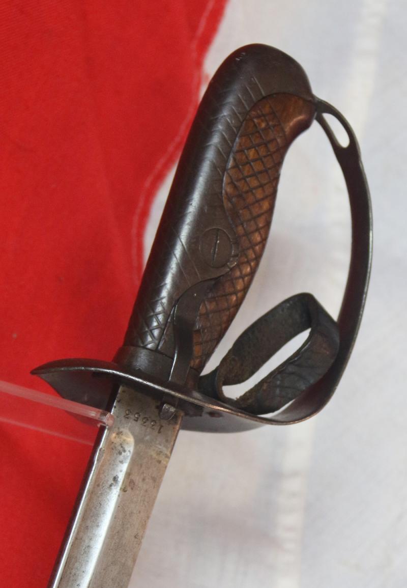 Japanese Type 1932 Otsu NCO's Gunto Sabre 770mm Blade Serial Numbered Matching Sword and Scabbard