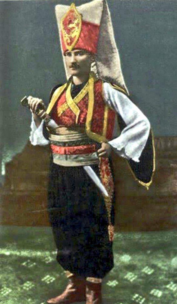 A Most Fine 18th to Early 19th Century Ottoman Empire Jannisaries Yatağan Sword, Carved Horn 'Eared' Hilt & Original Hide Covered Wooden Combat Scabbard