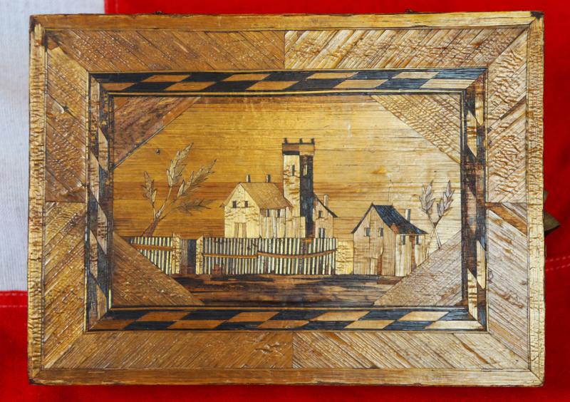 A Simply Beautiful Original Napoleonic Wars French 'Prisoner of War' Straw Valuables Box. Around 220 Years Old Made By French Prisoners from The Battle of the Nile To Waterloo