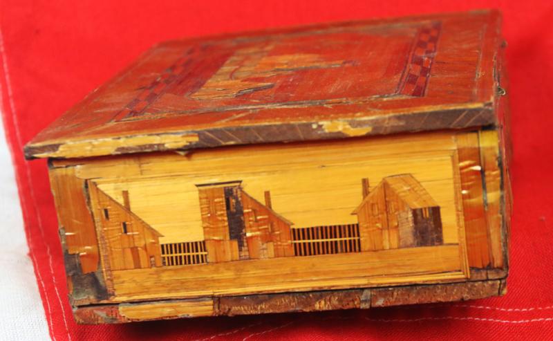 A Simply Beautiful Original Napoleonic Wars French 'Prisoner of War' Straw Valuables Box. Around 220 Years Old Made By French Prisoners from The Battle of the Nile To Waterloo