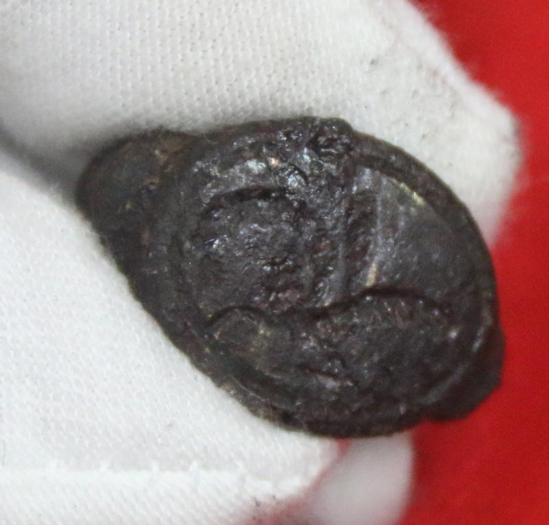 A Superb Roman 1900-2000 Year Old 'Status' Seal Ring, Intaglio, Stylized Engraved, with a Mythological Scene of The Pheonix In Flight. From The Time Of the Divine Augustus, The First Emperor of Rome