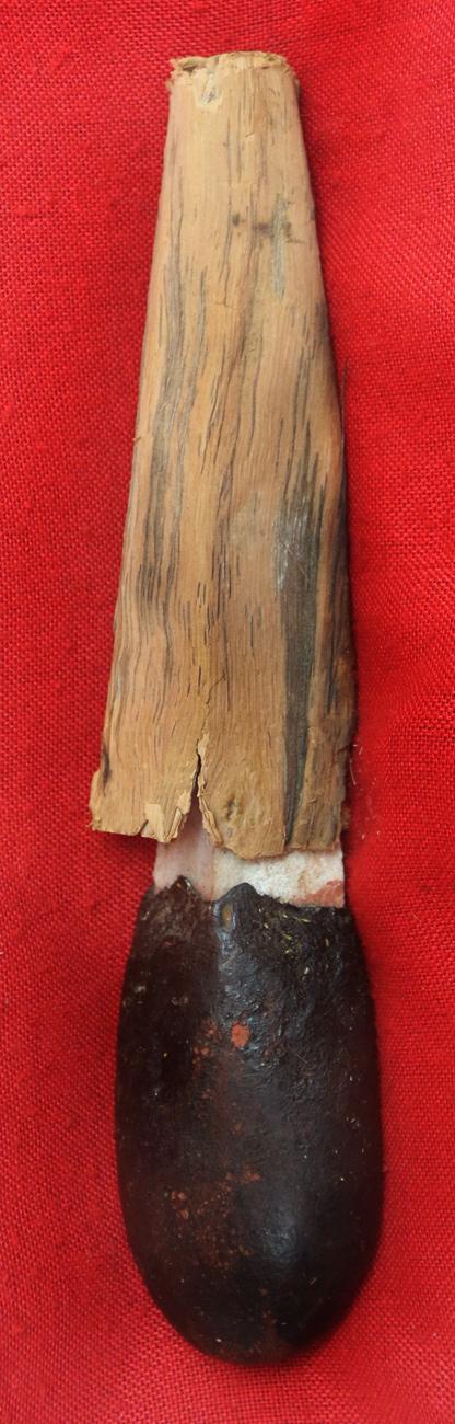 Excellent Pre-Contact Example of a Stone Leilira Knife from Central or Northern Australia. A First Nations' Cultural Object