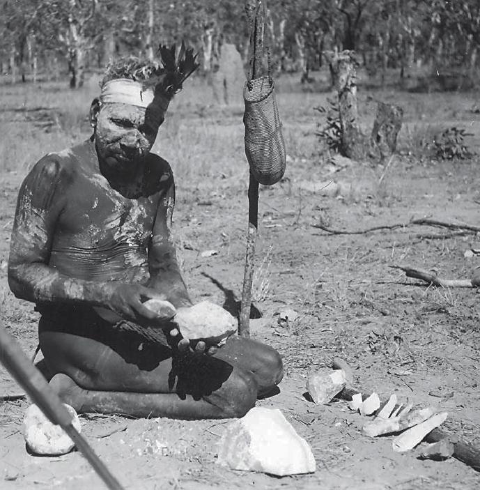 Excellent Pre-Contact Example of a Stone Leilira Knife from Central or Northern Australia. A First Nations' Cultural Object