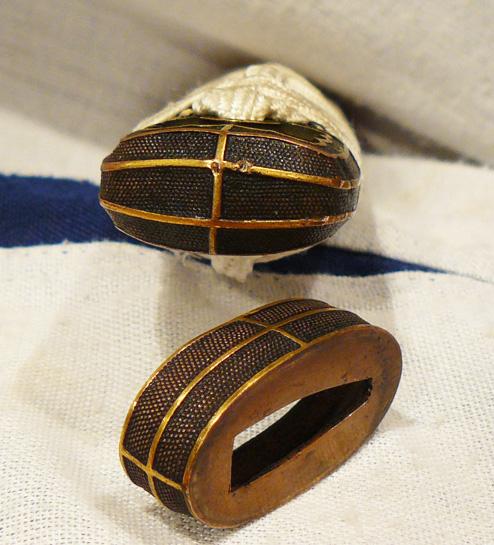 A Simply Stunning Japanese Koto Period Wakazashi Bound In Imperial White & Devil Red Urushi Lacquer From The Time of The Battle of Sekigahara, The End of the Sengoku.