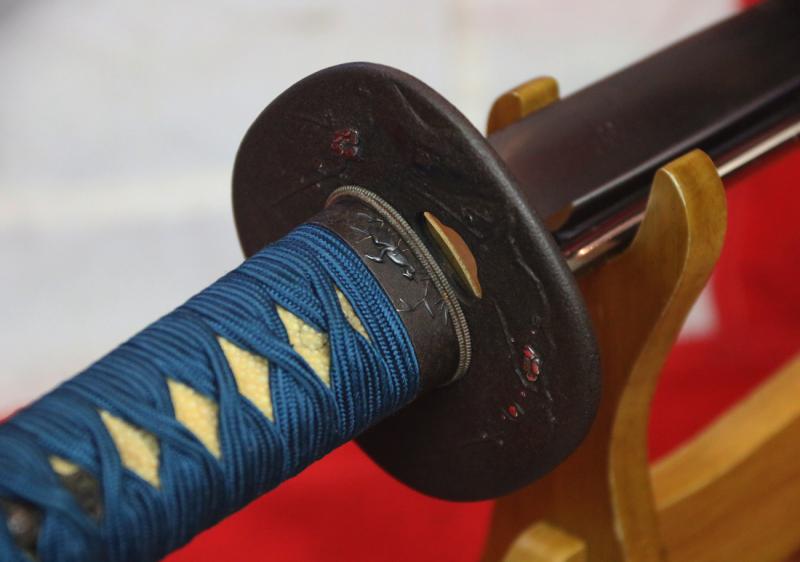 Stunning,1600's 'Senshu Banzai' Antique Edo Samurai Katana With Signed Blade, Kashu ju Darani Tachibana Katsukuni Saku, Katsukuni of the Tachibana Clan, the Darani School of Smiths, Made This {Sword} in Kashu Province, Incredible Hamon of Sanbon-Sugi