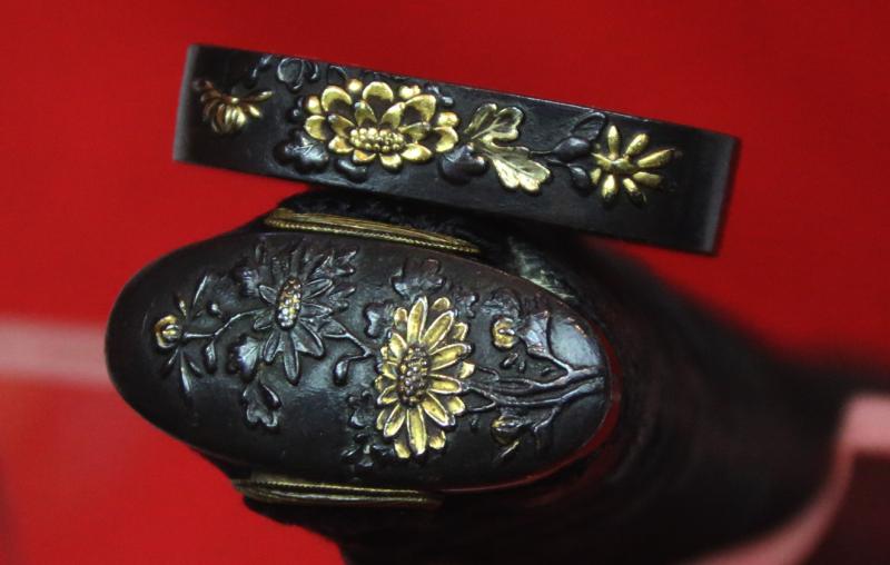 A Beautiful Antique Edo Samurai Long Katana. A Most Fine Katana With A Good Hon-Zukuri Blade With Midare Hamon and Full Length Hi