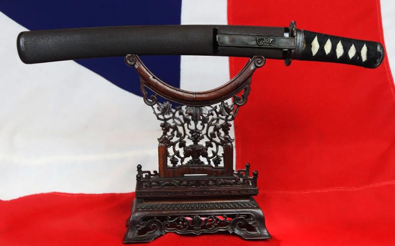 A Superb Antique, Shinto Era, Unokubi (鵜首) Zukuri Blade Tantō, 17th Century