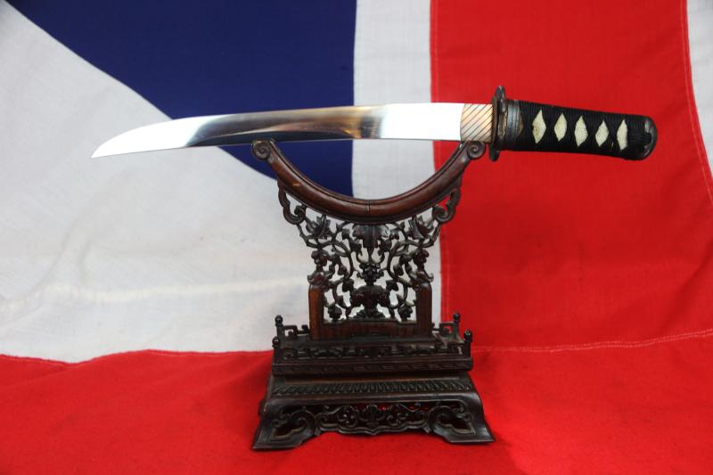 A Superb Antique, Shinto Era, Unokubi (鵜首) Zukuri Blade Tantō, 17th Century