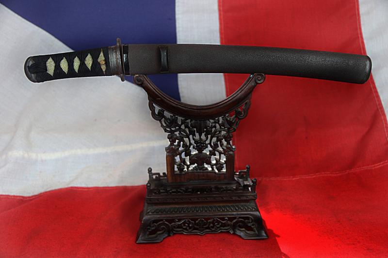 A Superb Antique, Shinto Era, Unokubi (鵜首) Zukuri Blade Tantō, 17th Century