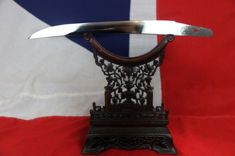 A Superb Antique, Shinto Era, Unokubi (鵜首) Zukuri Blade Tantō, 17th Century