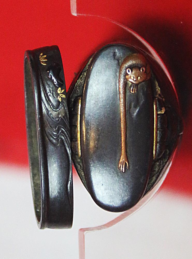 A Very Beautiful & Incredibly Elegant Koto Katana Art Sword Circa 1500, With Very Fine All Original Edo Koshirae, of Finely Decorated Shakudo, Combined With Exceptional Urushi Lacquer Work. Kashira Decorated with ‘The Monkey Reaching for the Moon’