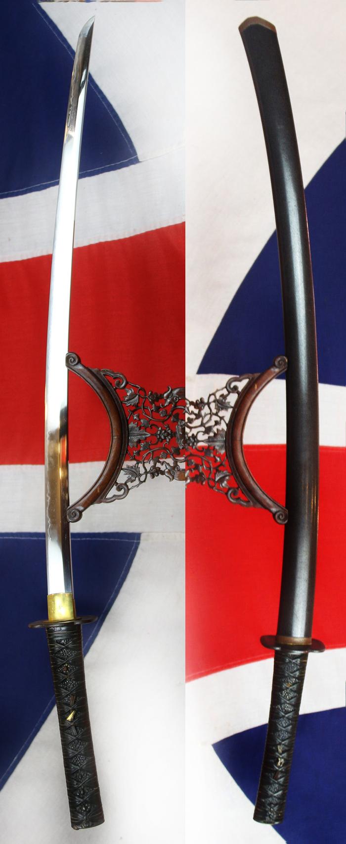 A Very Beautiful & Incredibly Elegant Koto Katana Art Sword Circa 1500, With Very Fine All Original Edo Koshirae, of Finely Decorated Shakudo, Combined With Exceptional Urushi Lacquer Work. Kashira Decorated with ‘The Monkey Reaching for the Moon’