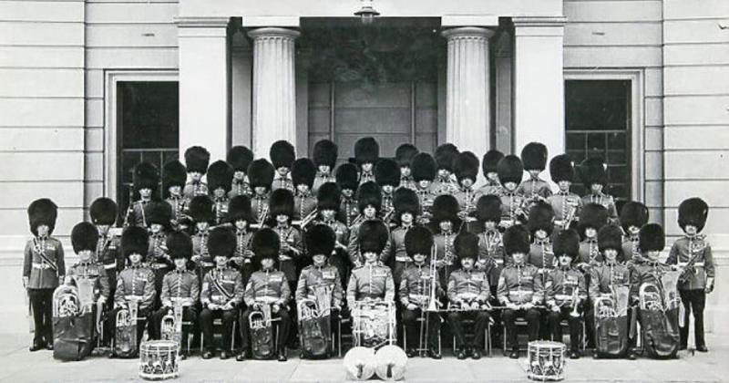 A King George Vth, King George VIth & WW2 Regimental Painted 1st Battalion Grenadier Guards, Rope Tension Snare Drum With Battle Honours Up to The End of WW1, 1918