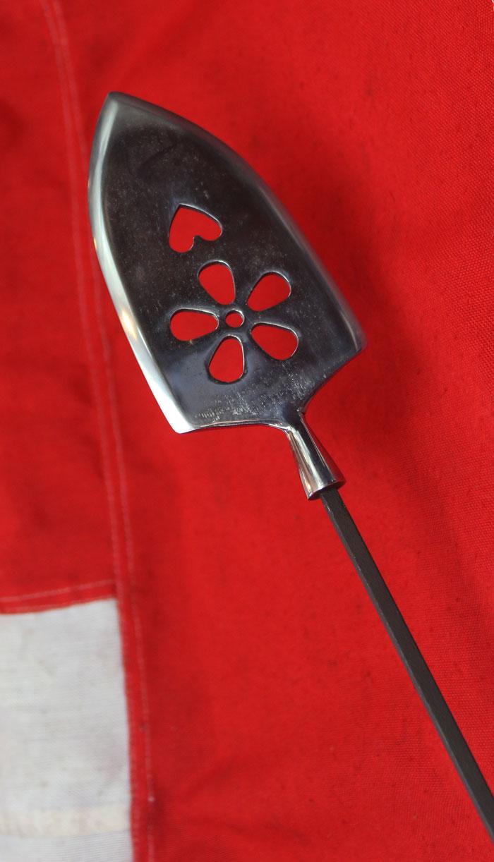 A Very Impressive, Attractive, & Massive, Sukashi, Japanese Yanone {Arrow} Yanagi-Ba (Willow Leaf) With Long Tang. With Pierced Boar's Eye and Flower Head Clan Mon Likely a Presentation Piece