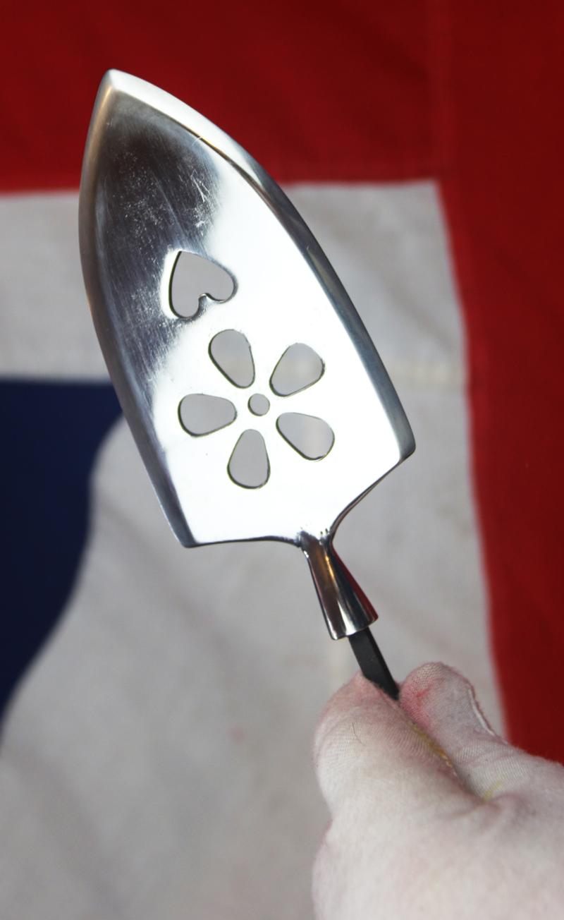 A Very Impressive, Attractive, & Massive, Sukashi, Japanese Yanone {Arrow} Yanagi-Ba (Willow Leaf) With Long Tang. With Pierced Boar's Eye and Flower Head Clan Mon Likely a Presentation Piece