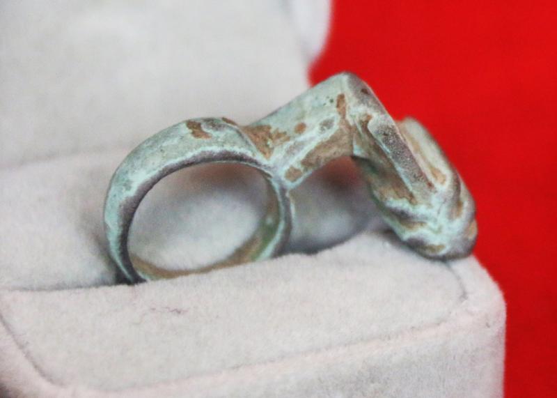 Roman Key Ring, A Bronze Amulet-Ring Key. 1st to 3rd Century A.D.Around 1900 to 1800 Years Old. Worn From The Period of Emperors Trajan, Hadrian, Marcus Aurelius, Lucius Verus, & Commodus