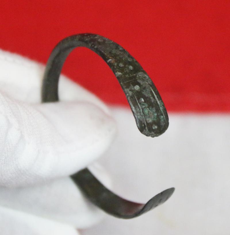 A Fine, Original, Bronze Imperial Roman Legionary's Military Armilla, As Awarded for Military Gallantry. Almost 2000 Years Old Donum Militarium. Worn From The Period of Emperors Trajan, Hadrian Marcus Aurelius, Lucius Verus & Commodus