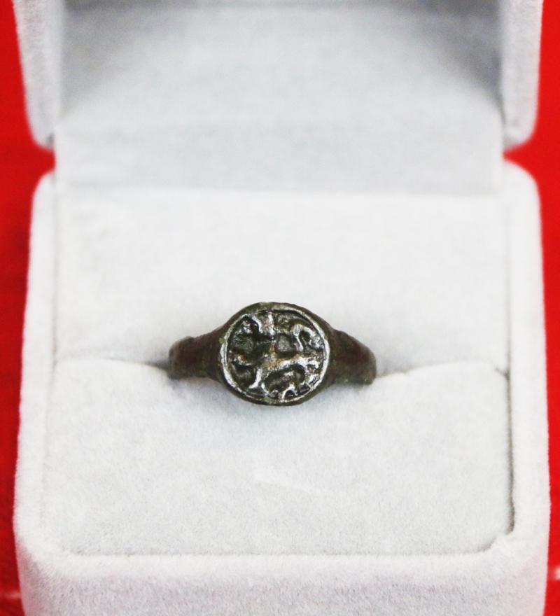 Wonderful 12th-13th Century Crusader & Pilgrim Knight's Heraldic Seal Ring Of a Fantastical Beast The Manticore, A Human Headed Tiger or Lion. Used In Medeavil Heraldry On Shields, Banner, Accoutrements & Indicated To Which Noble Family A Knight Belonged