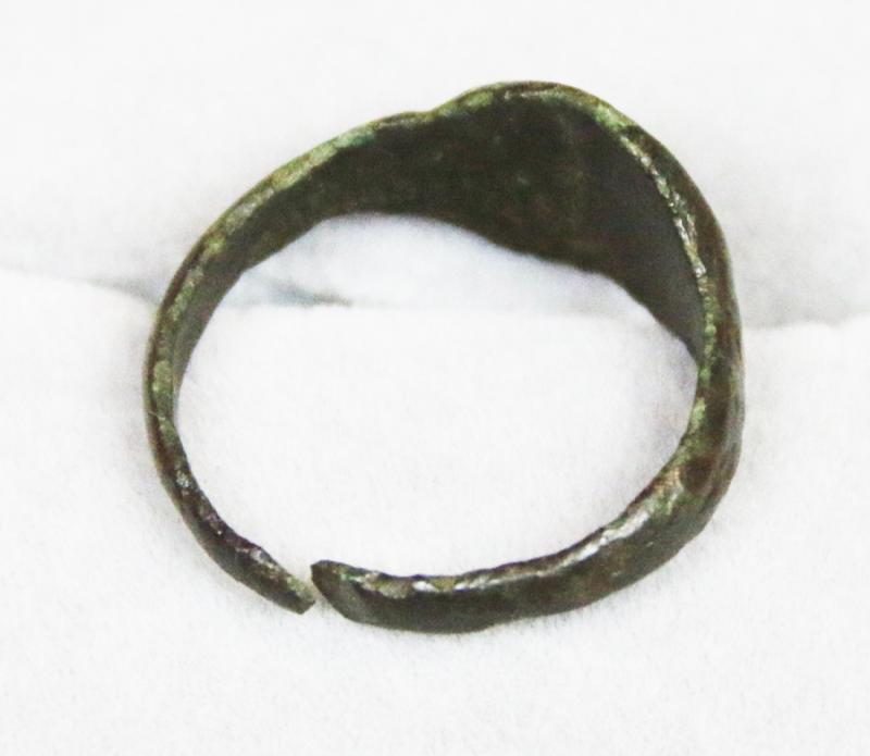 Wonderful 12th-13th Century Crusader & Pilgrim Knight's Heraldic Seal Ring Of a Fantastical Beast The Manticore, A Human Headed Tiger or Lion. Used In Medeavil Heraldry On Shields, Banner, Accoutrements & Indicated To Which Noble Family A Knight Belonged