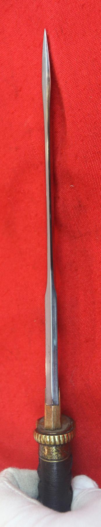 A Beautiful Unokubi Zukuri Blade Samurai Armour Piercing Tanto. Ise-ebi or Kamakuraebi Sayajiri 鞘尻, & Matching Matsushiro Sinano School Kozuka and Kogai. 16th To 17th Century Blade, Original Edo Koshirae, Of Nagano Province