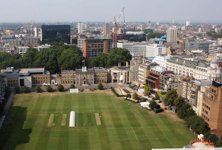 A Most Scarce Victorian Antique Honourable Artillery Company Officer's Sword. In Field Service Scabbard