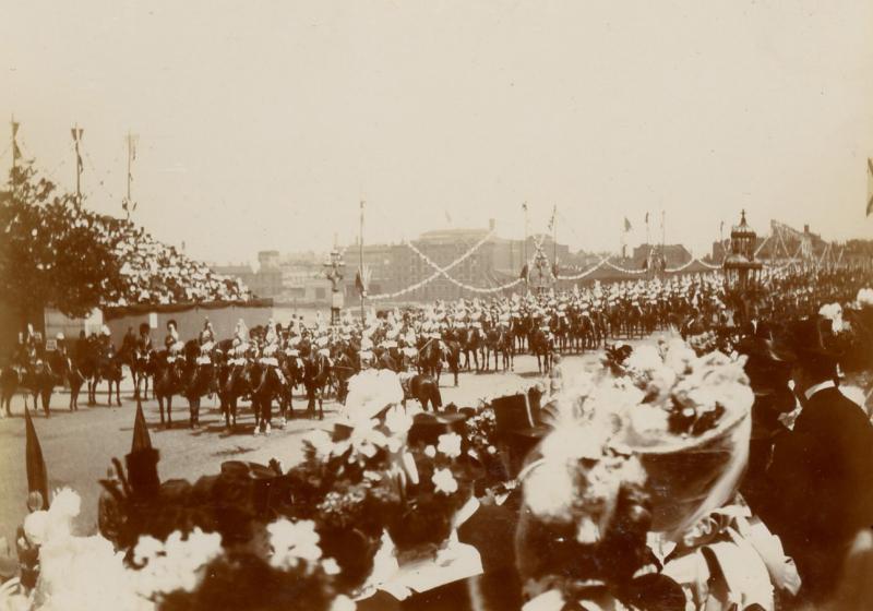 Original, Antique, Victorian Household Cavalry Armour Breastplate Cuirass of the LifeGuards, The Blues &The Royals. the Mounted Personal Bodyguard Regiments of the British Monarch, Part of The Household Division