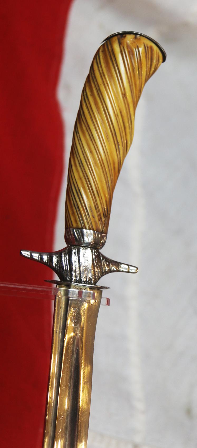 A Superb 18th Century Royal Naval Midshipman's & Officer's Short Sword Hanger, Carved Spiral Hilt Grip With Rare Silver Close Plate Quillon and Pommel used From The Battle of the Glorious Ist of June, the Battle Of the Nile and the Battle of Trafalgar