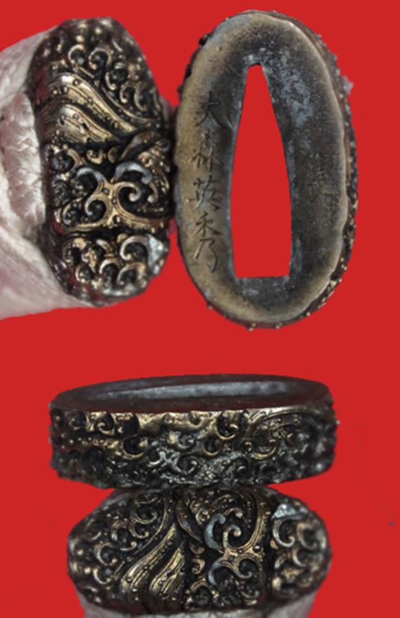 A Beautiful Koto-Shinto Period Signed Yasuhiro, in KiiKuni. Antique Samurai Daisho With Rokakku Clan Mon. Traditional Daisho, the Two Swords Of The Samurai, Comprise a Fine Daito Long Sword & Signed Shoto Short Sword. With With Pierced Rokakko Mon