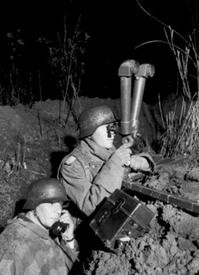 Original German WWII ‘Rabbit Ear’ Optic Sighting Periscope, Scherenfernrohr S.F.14.Z.Gi. Tank Turret Mounting