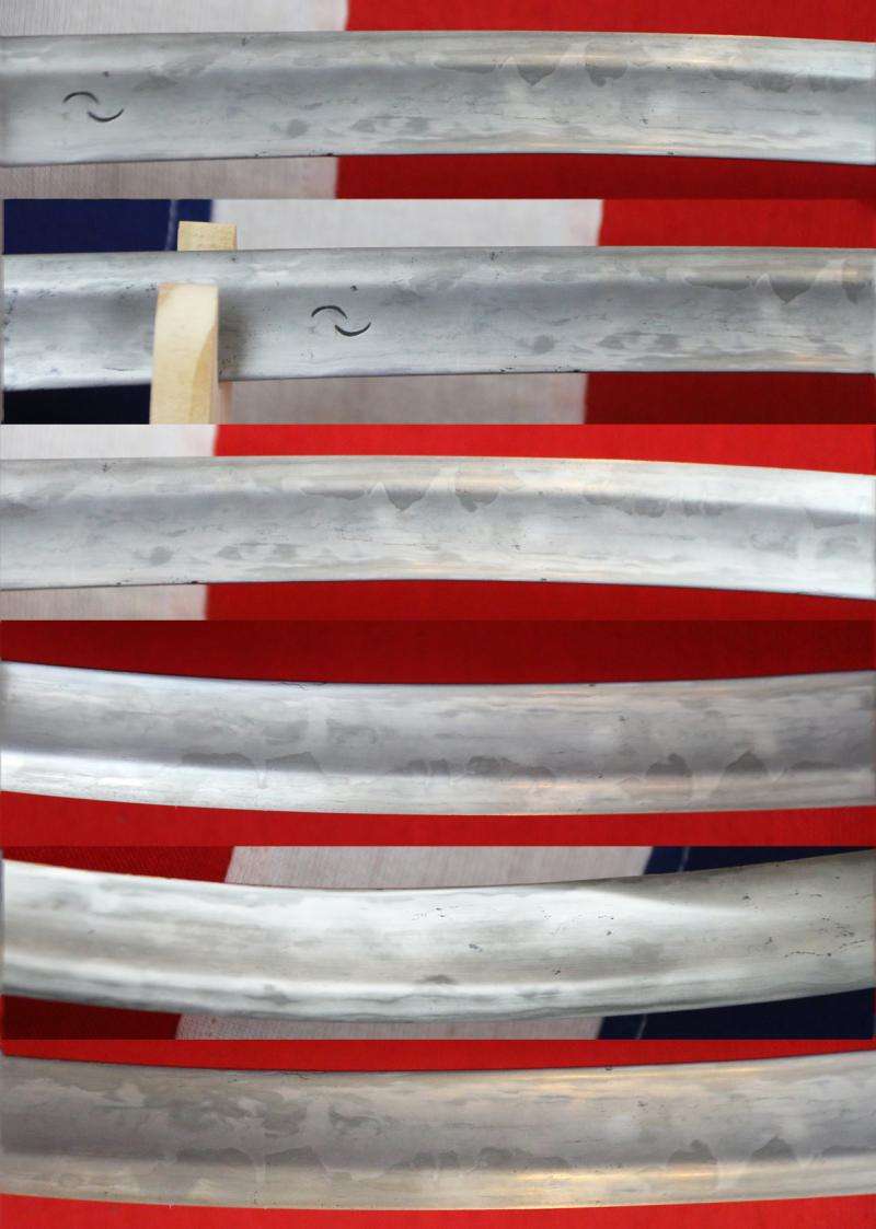 A Beautiful 17th-18th Century Sikh Tulwar With Gold Inlaid Royal Hilt & Seal Stamped Blade, With Double Crescent Armourer’s Marks. It Has Just Returned From Expert Museum Grade Conservation, Polishing & Etching of The Blade To Reveal Its Stunning Pattern