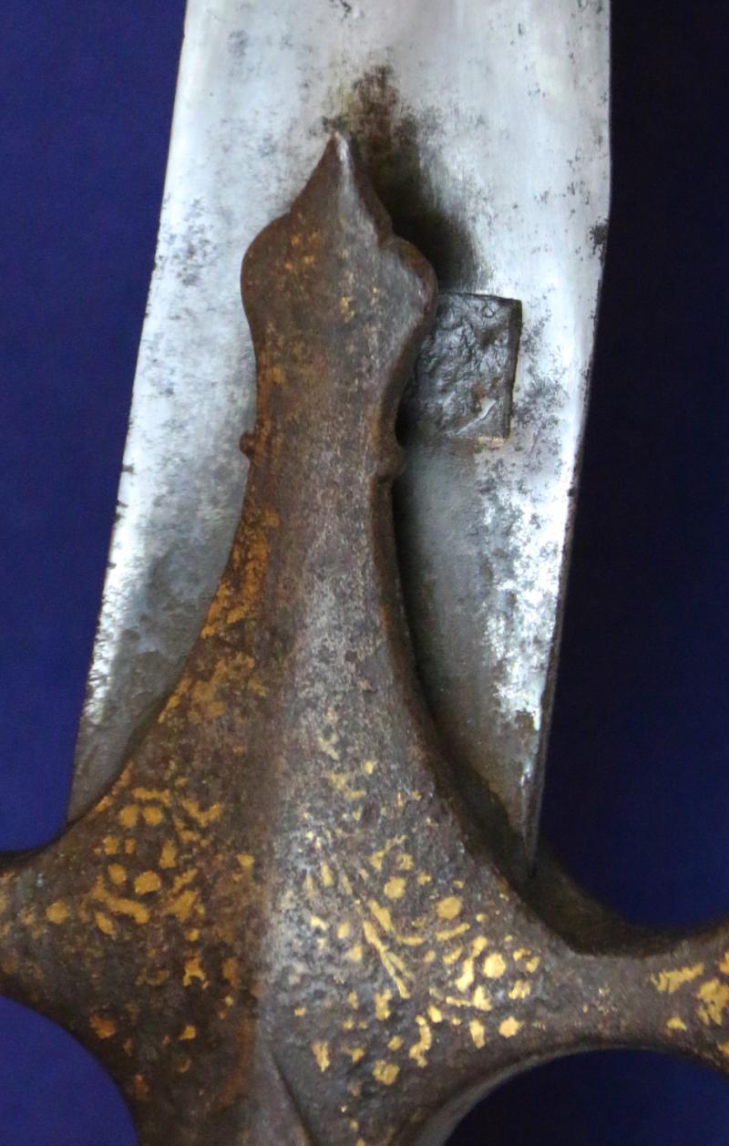 A Beautiful 17th-18th Century Sikh Tulwar With Gold Inlaid Royal Hilt & Seal Stamped Blade, With Double Crescent Armourer’s Marks. It Has Just Returned From Expert Museum Grade Conservation, Polishing & Etching of The Blade To Reveal Its Stunning Pattern