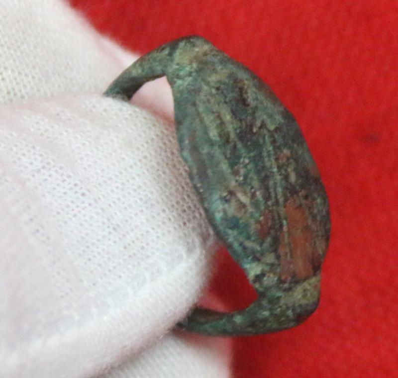 1st Century Roman Bronze Ring, Engraved Intaglio of Goddess Minerva With Her Spear & Shield, Inlaid With Red Enamel. For Such As A Roman Centurion or An Equites
