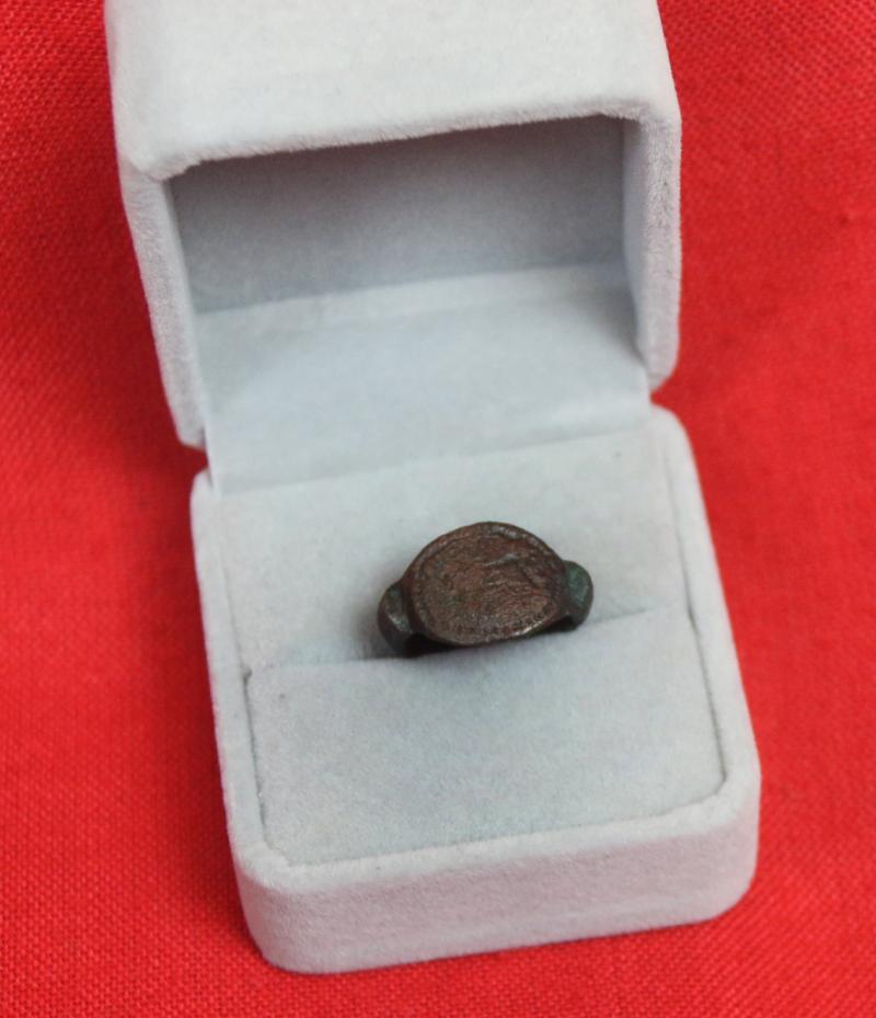 A Stunning Ancient Roman Ist Century AD, Galloping Cavalry Soldier on Horseback, Stylized Intaglio Engraved Bronze 'Status' Seal Ring.