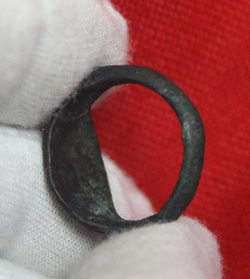 A Stunning Ancient Roman Ist Century AD, Galloping Cavalry Soldier on Horseback, Stylized Intaglio Engraved Bronze 'Status' Seal Ring.