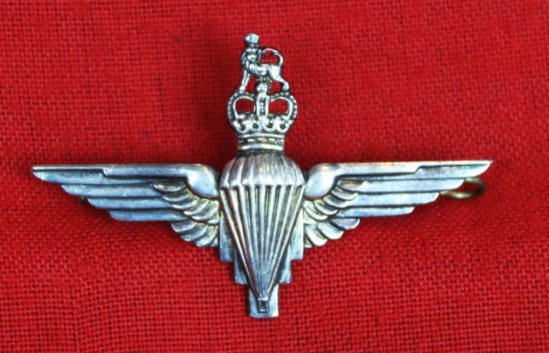 A Good Silver Parachute Regiment Officer's Cap Badge 3rd Battalion Parachute Regt. Suez Campaign. Operations Telescope & Musketeer. A Franco-British Victory, Confounded by a Political Blunder