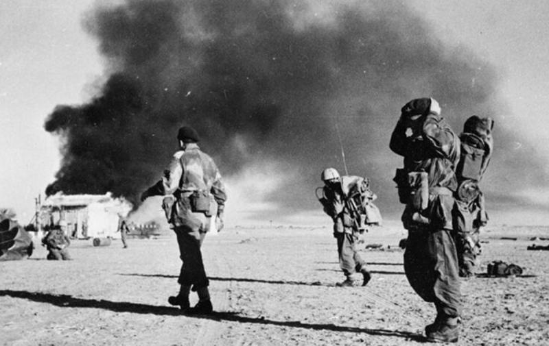 A Good Silver Parachute Regiment Officer's Cap Badge 3rd Battalion Parachute Regt. Suez Campaign. Operations Telescope & Musketeer. A Franco-British Victory, Confounded by a Political Blunder