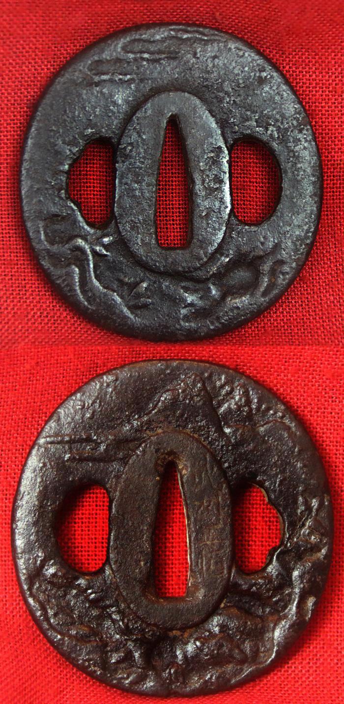 A Superb Antique, Shinto Era, Unokubi (鵜首) Zukuri Blade Tantō, Late 16th To Early 17th Century, from the Battle of Sekigahara, Shinjitai: 関ヶ原の戦い; Kyūjitai: 關ヶ原の戰い With, Signed Kaboku, 'Nakago Form' Kozuka Side Knife With Imperial Chrysanthemum Mon