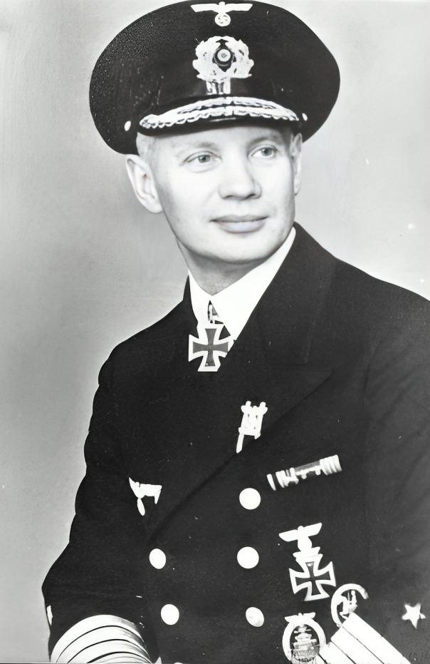 A Superb & Early Kriegsmarine High Seas Fleet Badge by Adolf Bock Ausf Schwerin, Berlin {Flottenkriegsabzeichen} From One Of Ian Fleming’s Naval Intelligence Section’s So Called ‘Red Indians’ 30 Commando Special Engineering Unit