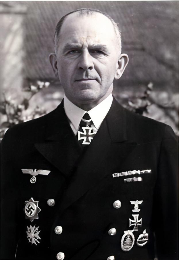 A Superb & Early Kriegsmarine High Seas Fleet Badge by Adolf Bock Ausf Schwerin, Berlin {Flottenkriegsabzeichen} From One Of Ian Fleming’s Naval Intelligence Section’s So Called ‘Red Indians’ 30 Commando Special Engineering Unit