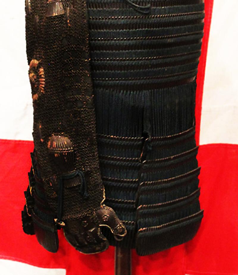 Suit Of Original Edo Period Samurai Horserider Armour, With a Bajojingasa 馬上陣笠 Kabuto, A Samurai Horse Rider Battle Helmet. With Gold Maruni Tsuta Kamon. The Maruni Tsuta (丸に蔦) Kamon, Meaning