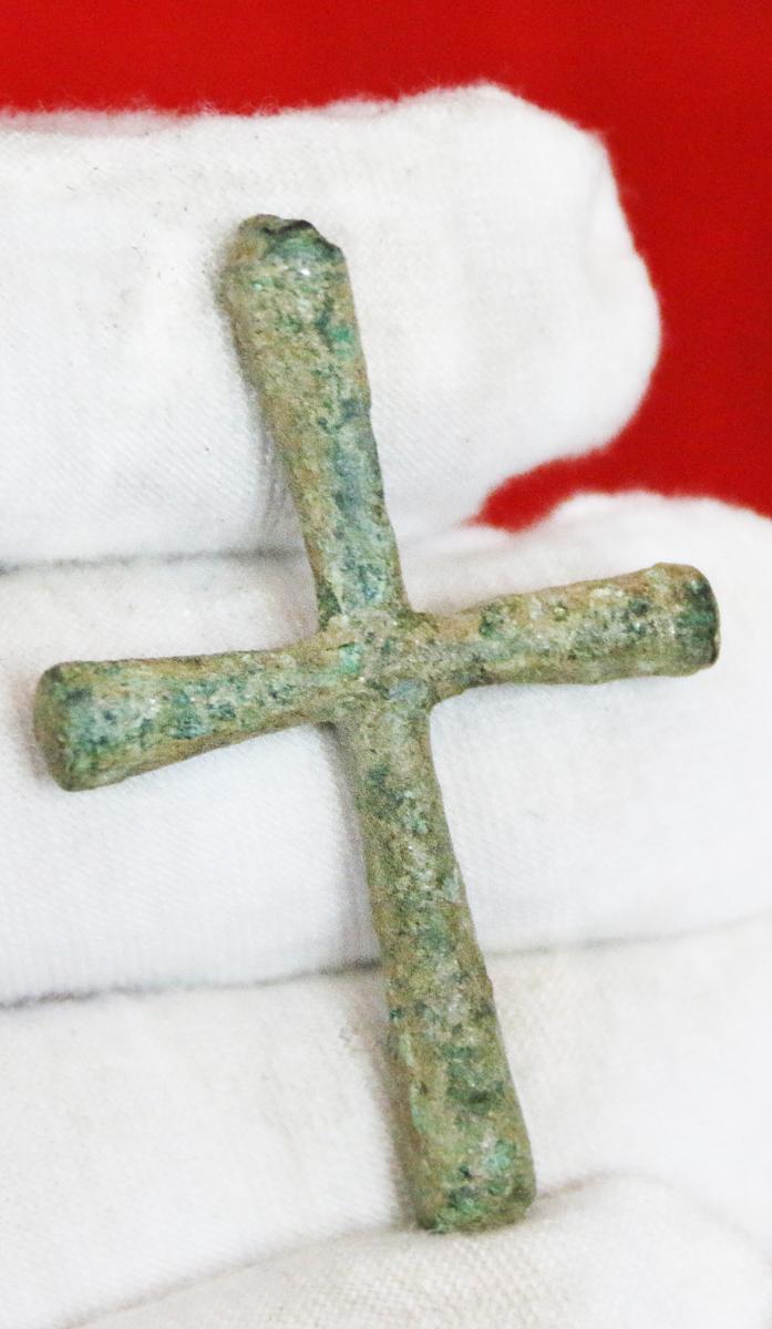 A Fine, Original, Historical, Eastern Roman Empire, Byzantine Christian Cross In Bronze 7th to 10th Century. Used By A Middle Ages Christian Pilgrim, Later In The Crusades By Such as a Warrior Monk