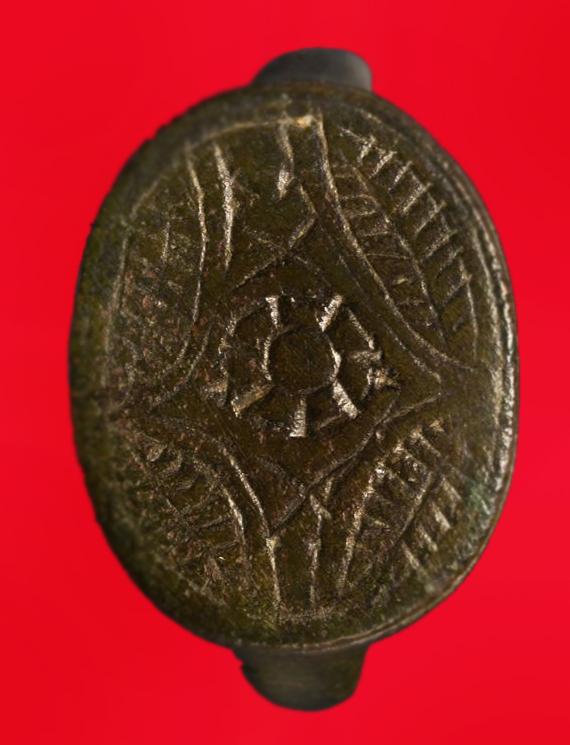A Captivating, Plantagenet, War Of The Roses Era Bronze Ring, Circa 1455, With A Central Engraved Yorkist or Lancastrian Rose Surrounded By Four Rose Leaves. Likely Worn By A Plantagenet, Aide, or Supporter.