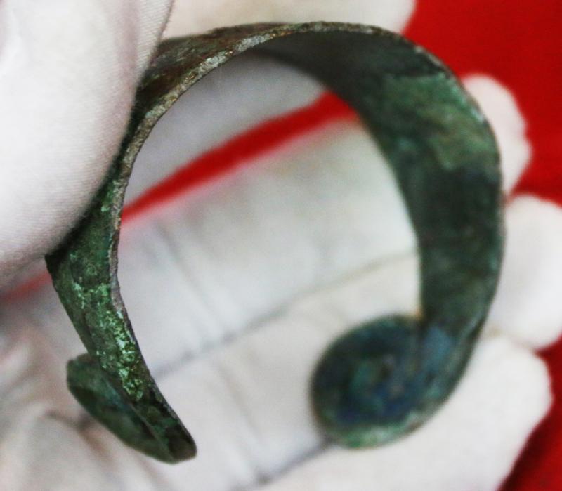 A Remarkably Beautiful & Elegant Proto Celtic Bronze Age Bracelet Circa 2600 Years Old. That Continued Use Into Era Of The Great Iceni Celtic Queen Boudica. And, The Bracelet That Inspired Gustav Klimt One Of The Greatest Art Nouveau Artists In The World