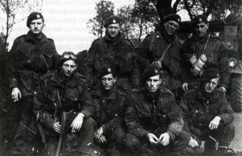 Early Luftwaffe Transport & Glider Silver Squadron Combat Clasp in Silver (Frontflugspange für Transport und Luftlandflieger in Silber)From One Of Ian Fleming’s Naval Intelligence Section’s So Called ‘Red Indians’ 30 Commando Special Engineering Unit